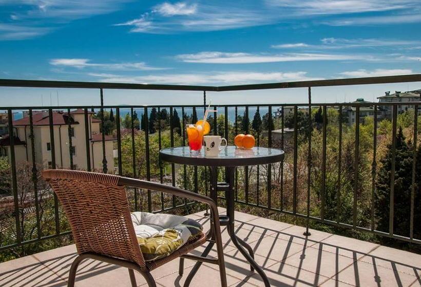Студия Стандарт Вид на Море, Family нouse  нotel Asai