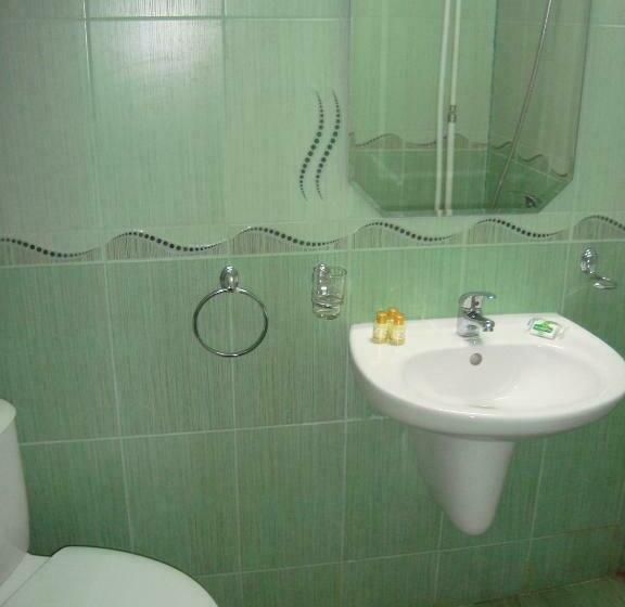 غرفة قياسية فردية مزودة بشُرفة, Han Krum