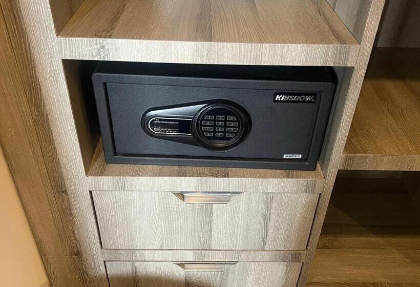 Бунгало Deluxe, The Hamsa