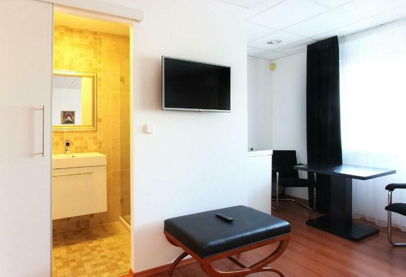 Номер Стандарт, Sós Motel