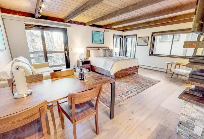 Студия Премиум, Willows   Coraltree Residence Collection