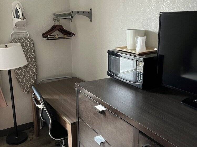 Номер Стандарт, Red Carpet Inn
