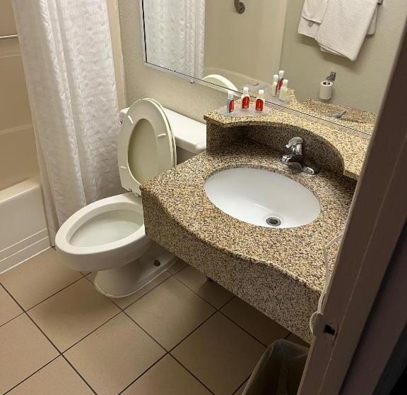 Quarto Estandar, Red Carpet Inn
