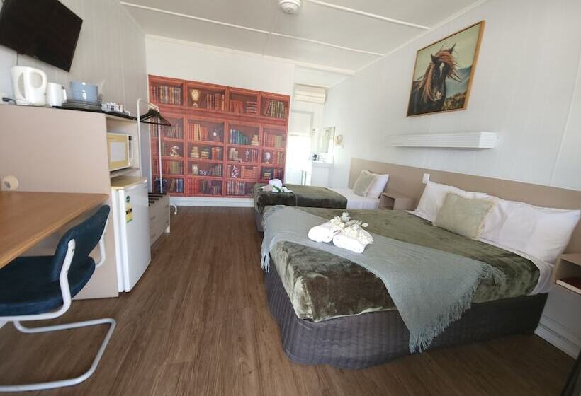Номер Стандарт, Charters Towers Motel