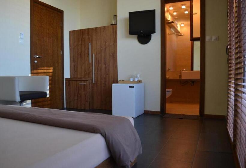 Quarto Estandar Primeiro Andar, Design Hotel Logatero