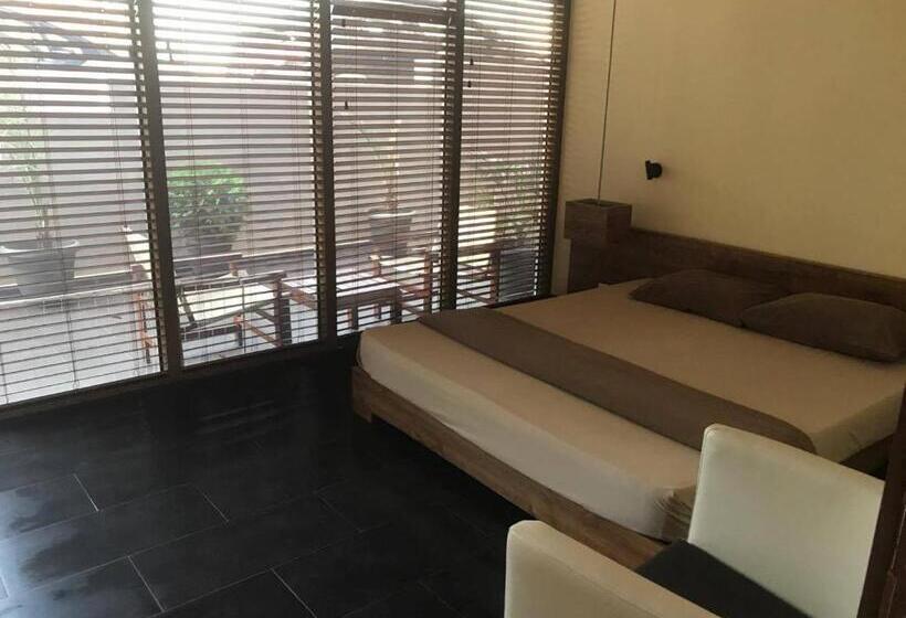 Quarto Estandar Primeiro Andar, Design Hotel Logatero