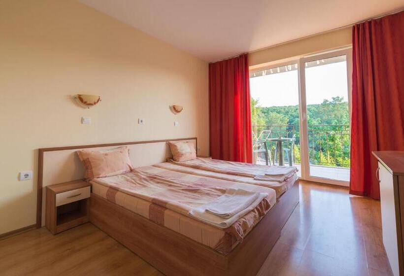Номер Стандарт с Балконом, Family Hotel Dayana Beach