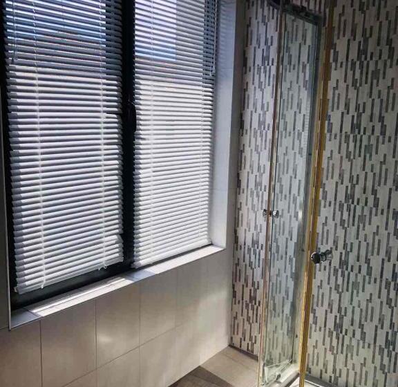 اتاق استاندارد, Executive Rooms And Suites Play