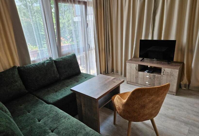 Suite with Terrace, Priyateli   Friends