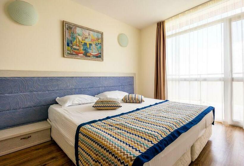 סטודיו סטנדרטי עם נוף לים ומרפסת, Royal Bay Resort   All Inclusive And Free Beach Accsess