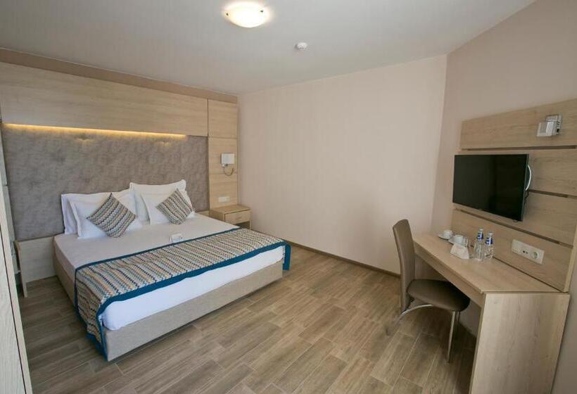 스탠다드 발코니 룸 측면 바다 전망, Royal Bay Resort   All Inclusive And Free Beach Accsess