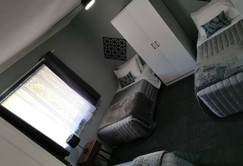 패밀리 룸, Limassol Motel