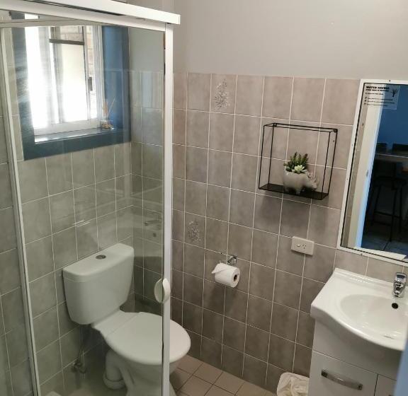 家庭间, Limassol Motel