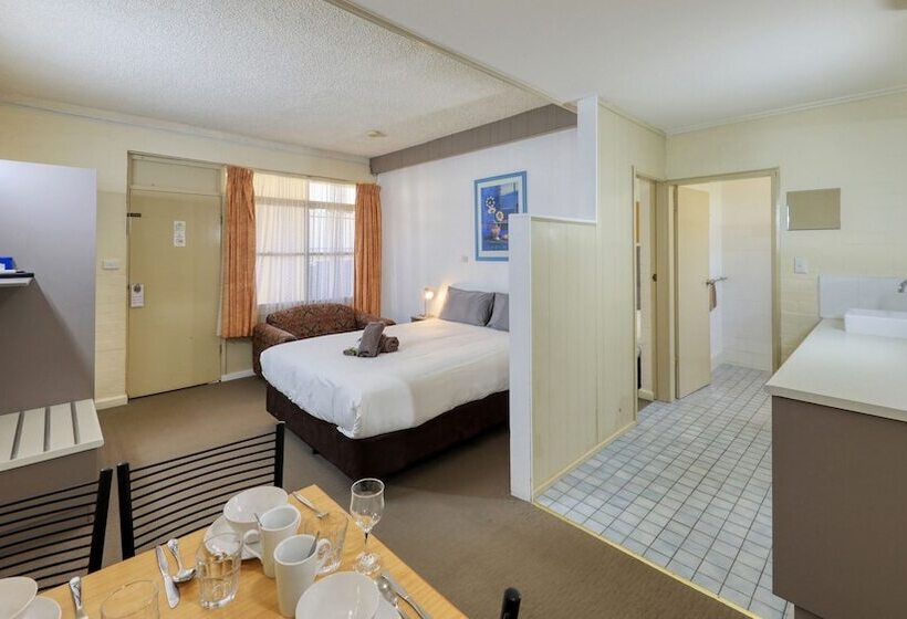 스탠다드 룸, Bishops Lodge Narrandera
