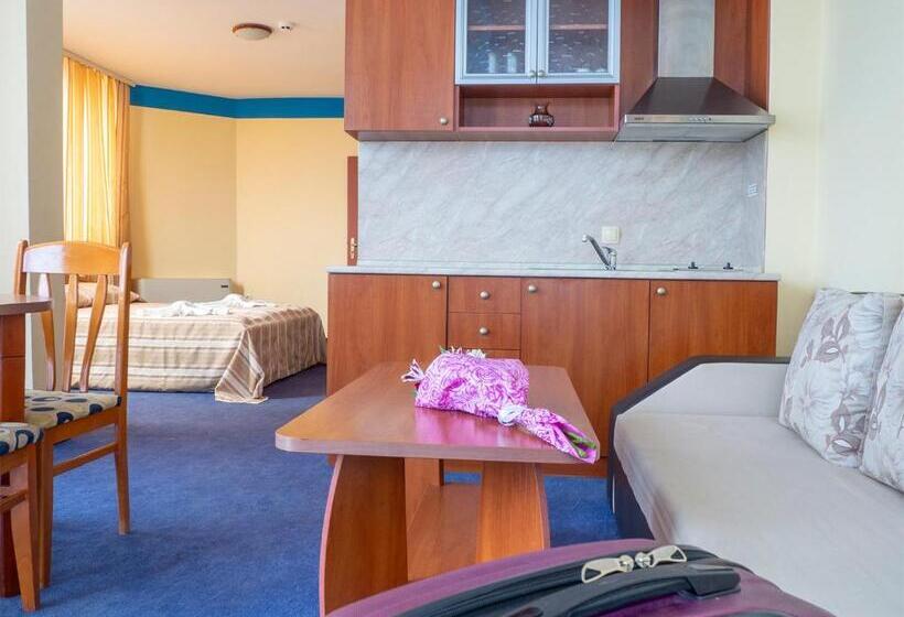 Апартаменты 2 Спальни с Балконом, Petar And Pavel Hotel & Relax Center