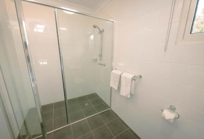 استودیوی استاندارد, Darwin Resort
