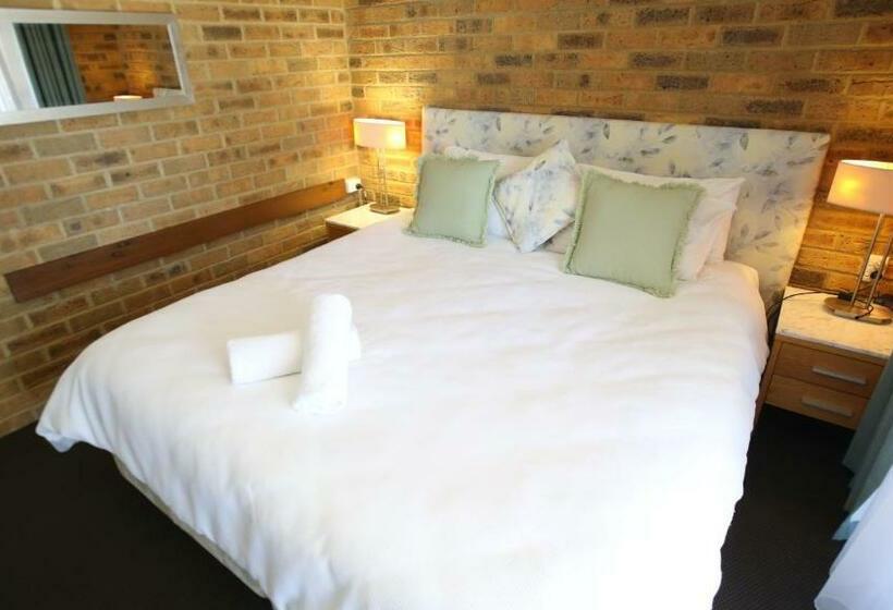 חדר סטנדרט נוף לבריכה, Hawks Nest Motel