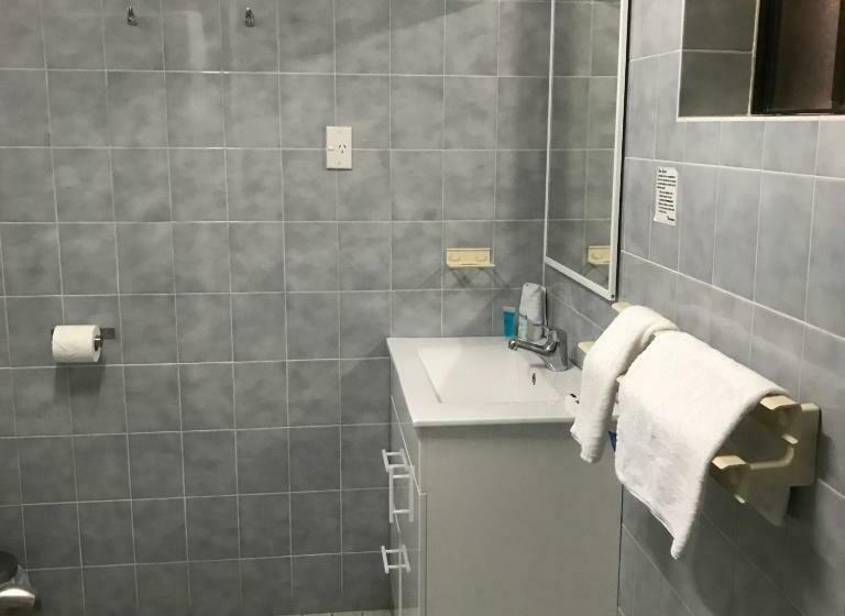 חדר סטנדרט נוף לבריכה, Hawks Nest Motel