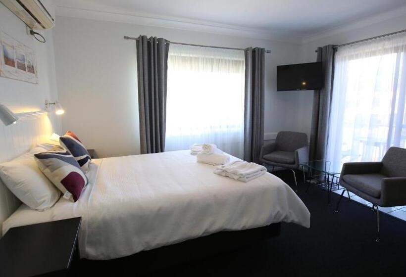 Номер Стандарт с Гидромассажем, Hawks Nest Motel