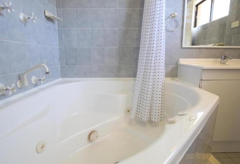 Quarto Estandar com Hidromassagem, Hawks Nest Motel