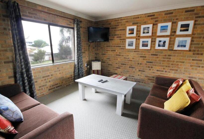 Семейные Апартаменты 3 Спальни, Hawks Nest Motel