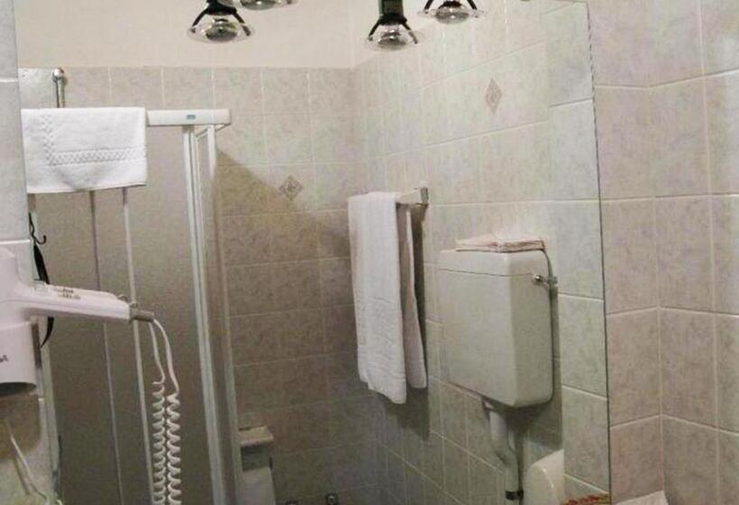 سوئیت جونیور خانوادگی, Bucaneve