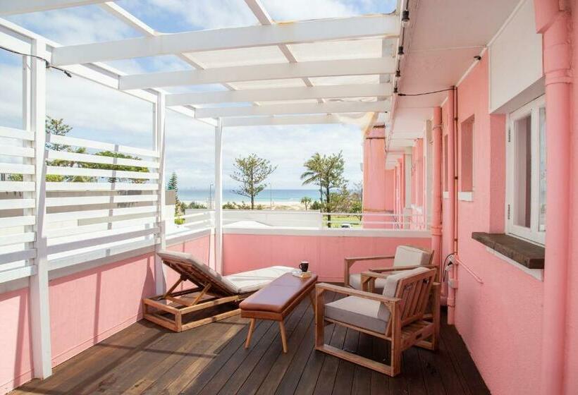 디럭스 테라스 룸 바다 전망, The Pink Hotel Coolangatta