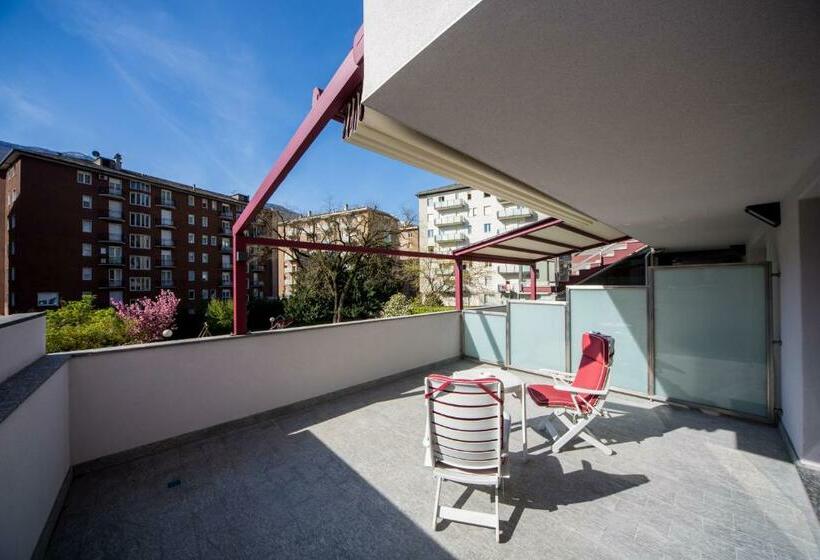 스탠다드 스튜디오, Piazzi House