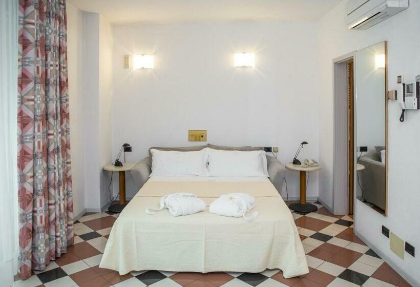 스탠다드 스튜디오, Piazzi House