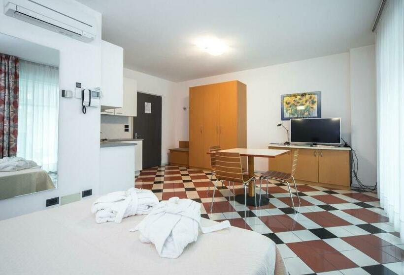 스탠다드 스튜디오, Piazzi House