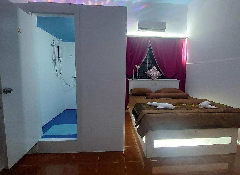 اتاق لوکس, Villa Tropica