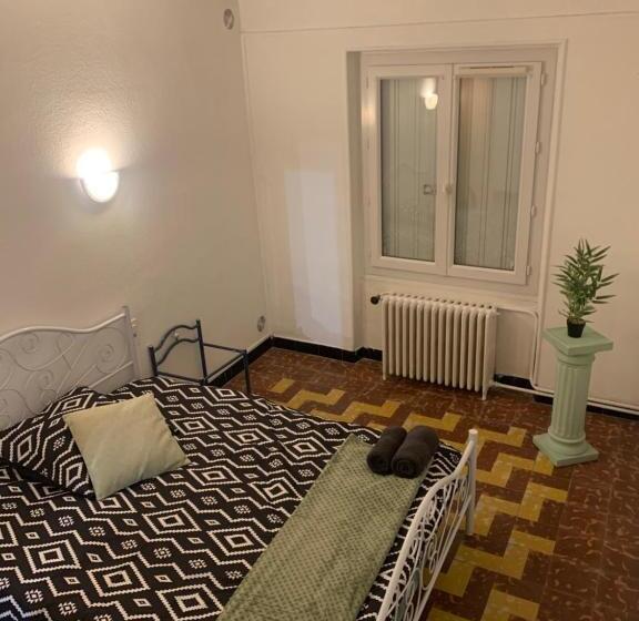 Номер Стандарт, Chambre Privée Dans Maison D Hotes 10 Minutes à Pied Gare & Centre