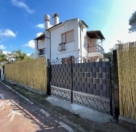 Четырехместный Номер Стандарт, Sunny Room In A Cozy Villa