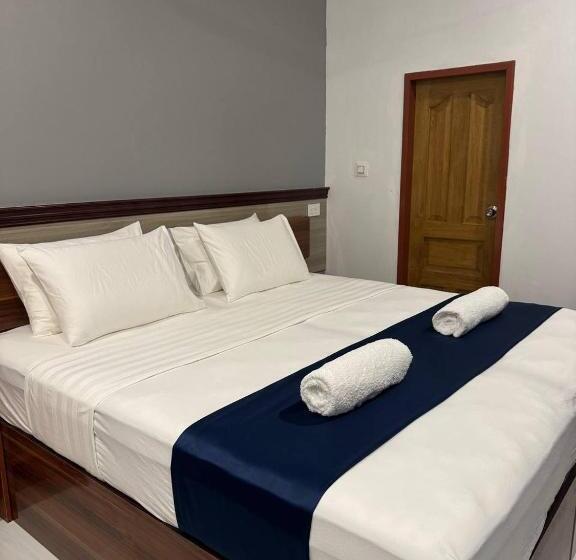 سوییت سوپریور, Picturesque Luxury Hotel Close To Beach