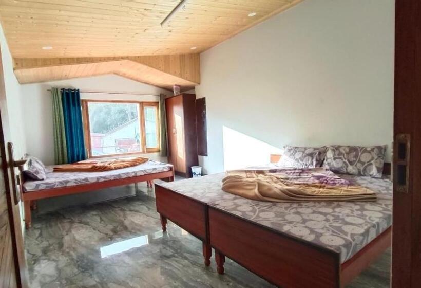 패밀리 룸 공용 욕실, Shiv Shakti Homestay   Near Isbt, Bypass Mc Parking, Hpu, And Advance Study