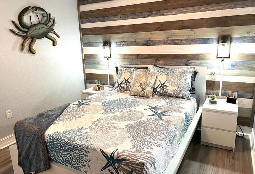 اتاق استاندارد, Crystal Palms Resort Treasure Island Penthouse Unit 603