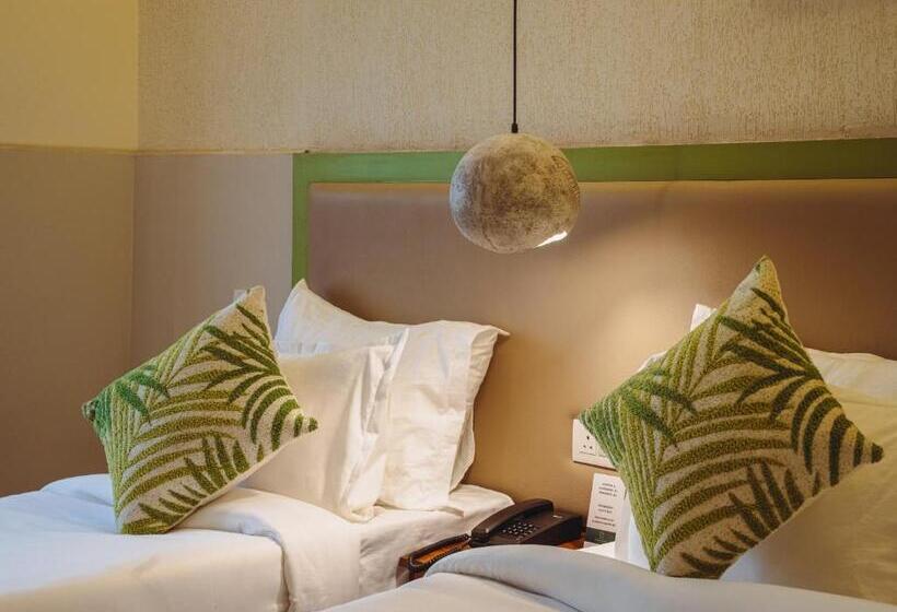 수피리어 트리플 룸, The Manor House Rajpur Road
