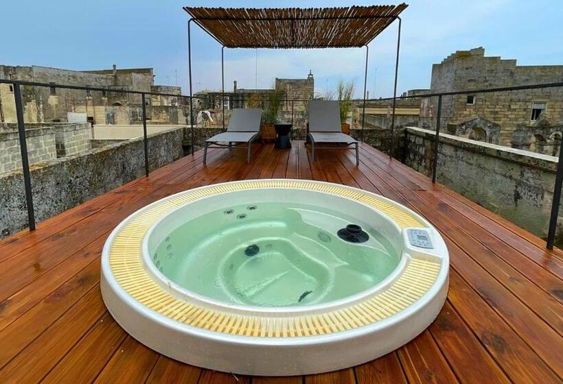 标准间带漩涡浴缸, Ricci Rooms   Terrace Deluxe Suite Con Idromassaggio, By Salentoaffitti