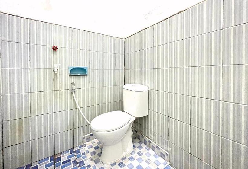 Номер Deluxe, Reddoorz Syariah Near Rs Bhayangkara Nganjuk