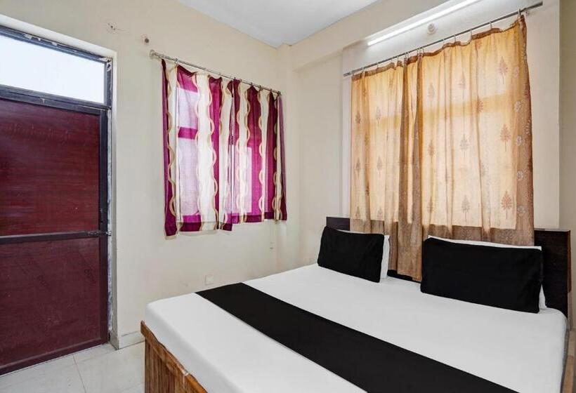Трехместный Номер Классика, Oyo Hotel B Shiv Ji