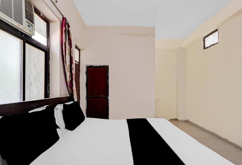 Трехместный Номер Классика, Oyo Hotel B Shiv Ji