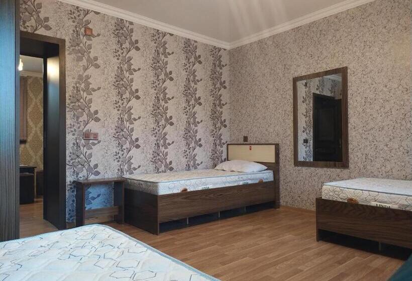 اتاق کلاسیک سه تخته, Ganja Guest House