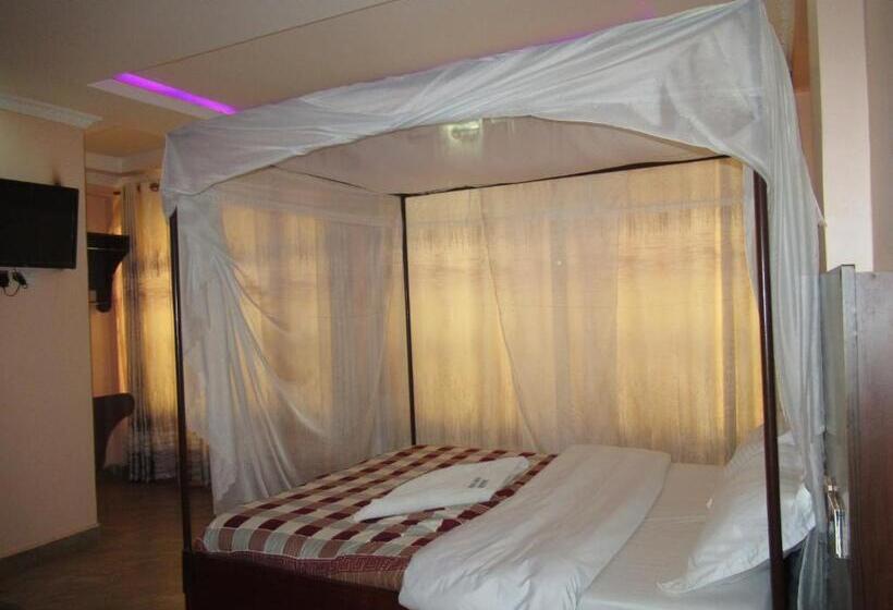 اتاق لوکس با تخت بزرگ, Amazon Airbreeze Hotel Bungoma Town