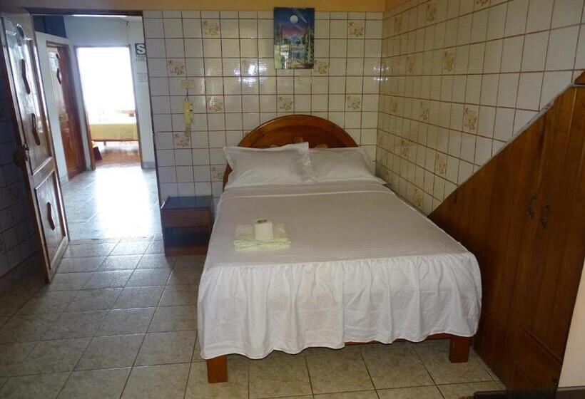 اتاق استاندارد یک نفره, Hostal Ucayali