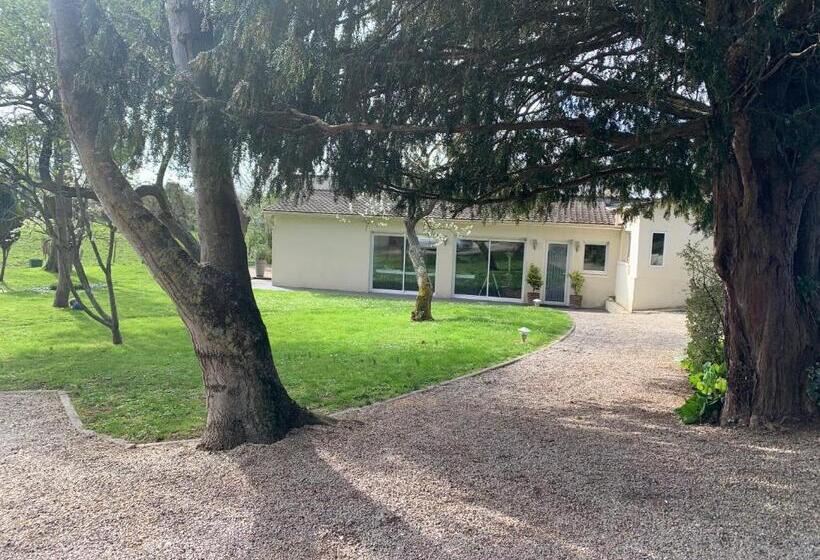 Четырехместный Номер Стандарт, Sur Les Routes Du Débarquement   Chambre Quadruple
