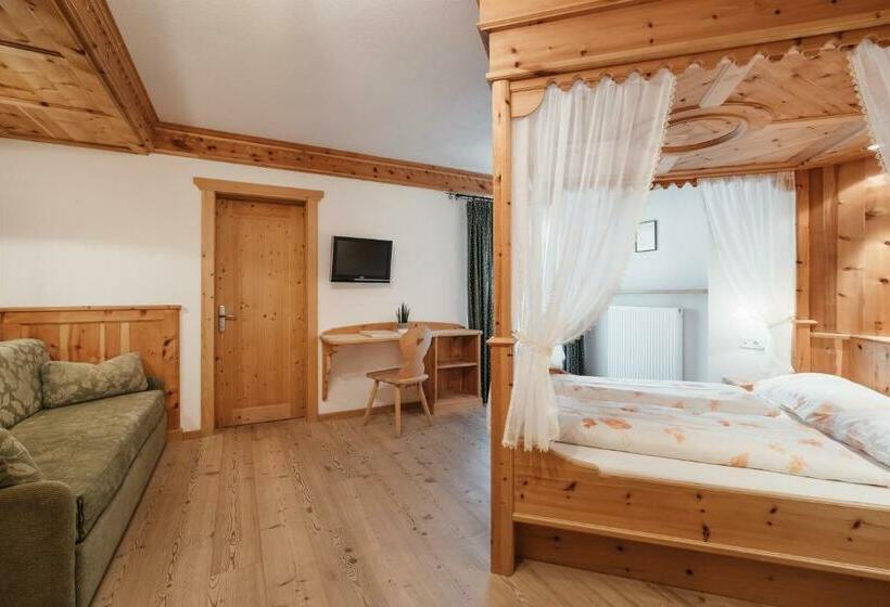 Номер Стандарт с Балконом, Garni Ciasa Urban