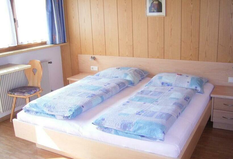 Номер Стандарт с Балконом, Garni Anny