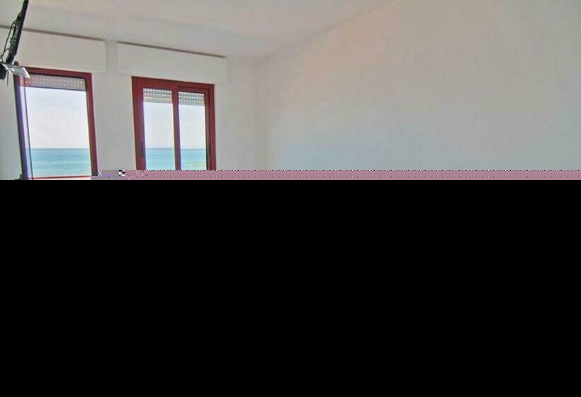 Economy Quadruple Room, Palmarosa