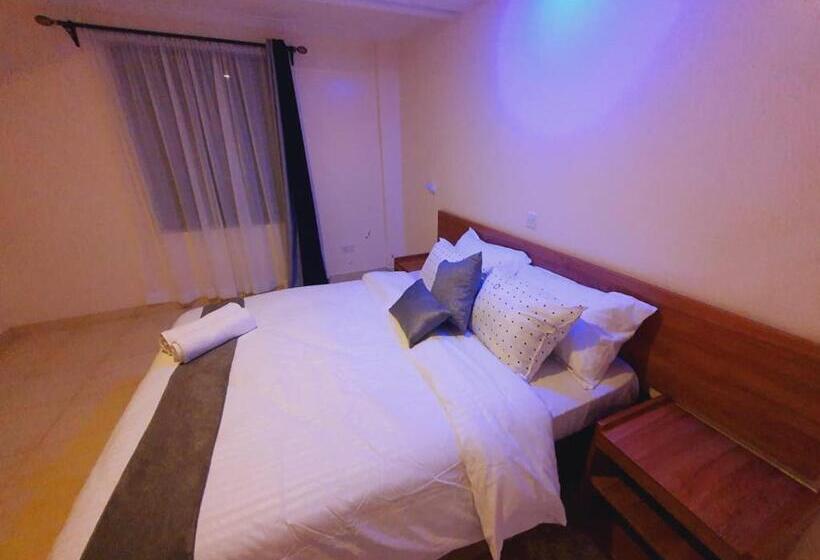 استودیوی سوپریور, Comfort E Suites