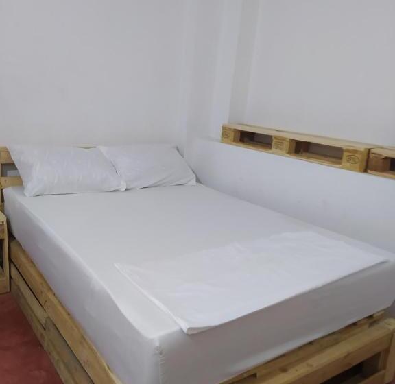 Habitación Estándar, De La Mora Hostal